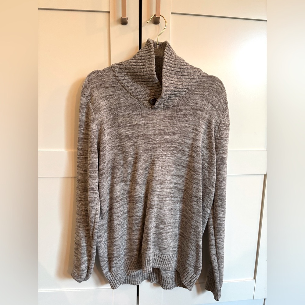 Cozy, warm silverlake boys sweater, like new size XL